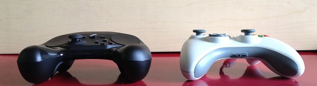 The bulbous ends -- versus the 360's tapering ones -- create a sense that the Controller is bigger than it actually is.